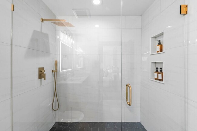 Building Photo - 307 Arricola Ave