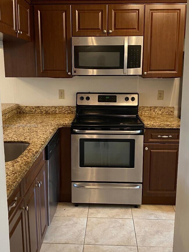 Building Photo - 22104 Glenmoree