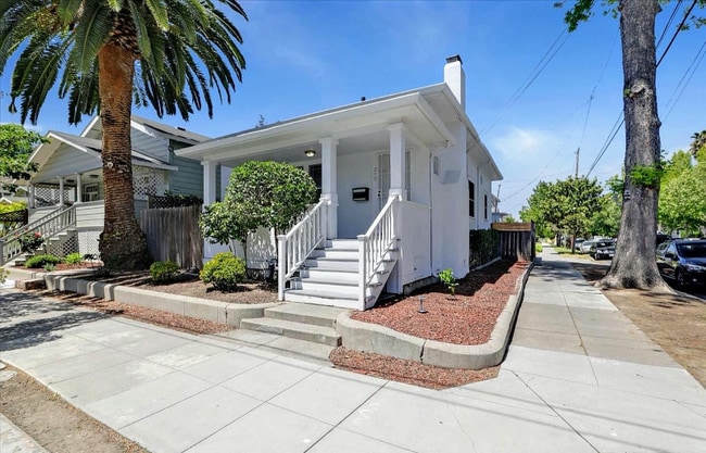 Primary Photo - 249 Washington St
