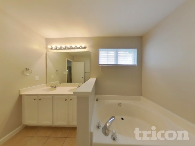 Building Photo - 6311 Spanish Moss Ln