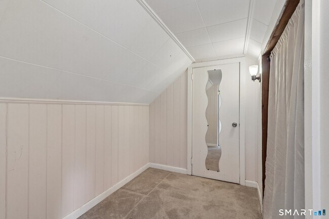 Building Photo - 27 Melrose Ave