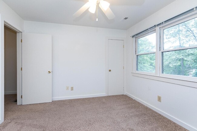 Building Photo - 5541 Kaplan Dr