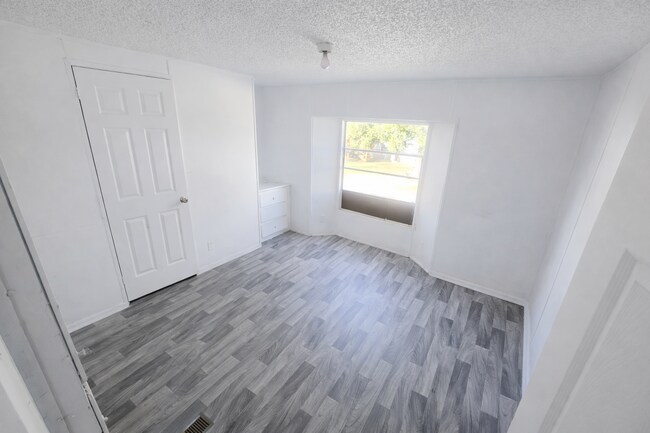 Building Photo - 110 Deborah Dr