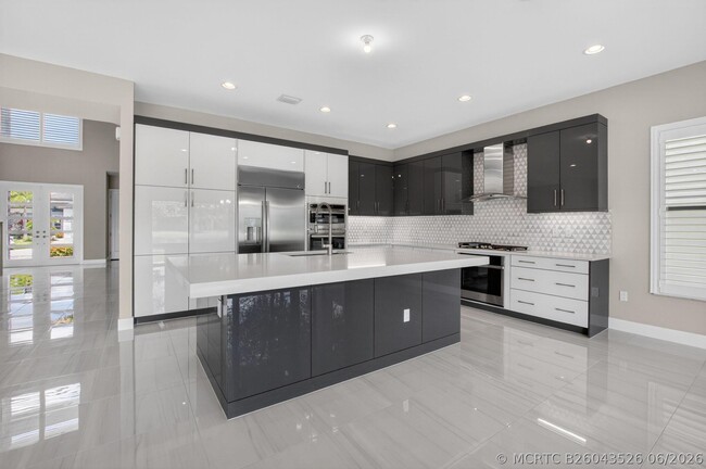 Building Photo - 17089 Rainbow Fls Trl