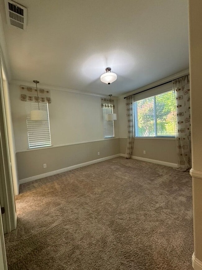 Building Photo - 7200 Cordially Way