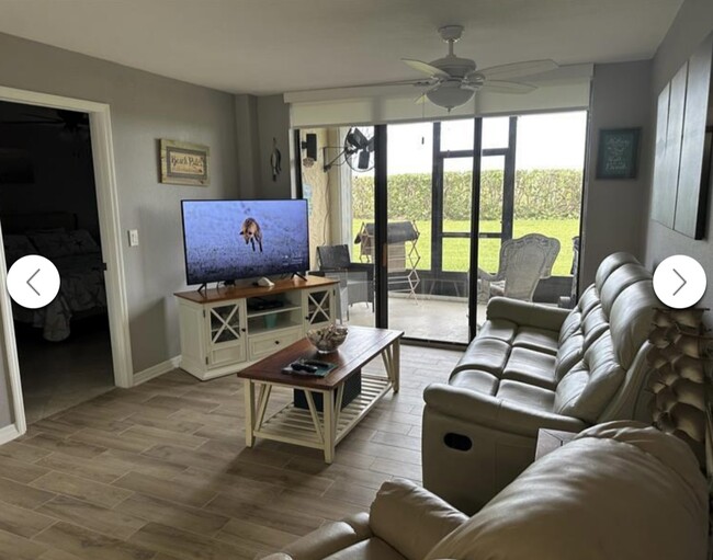 Living Room - 4250 N Highway A1A