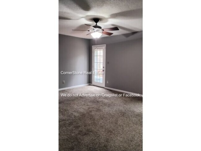 Building Photo - 6301 Lakehaven Dr