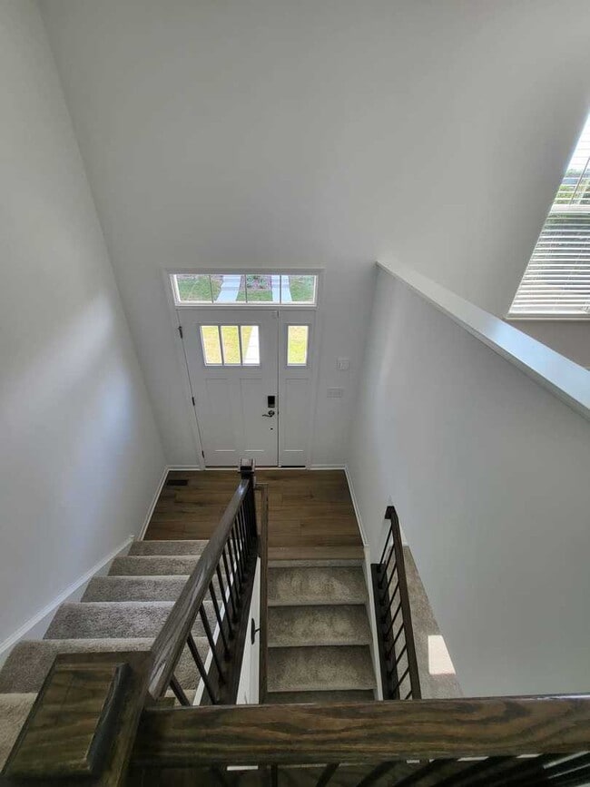 Building Photo - 588 Wolverine Dr