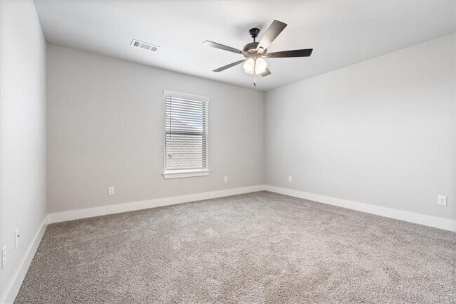 Building Photo - 7002 SW Basswood Ave