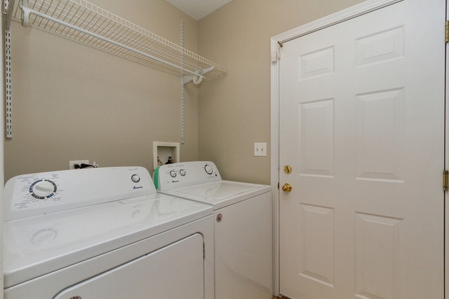 Building Photo - 357 Lucille Ln