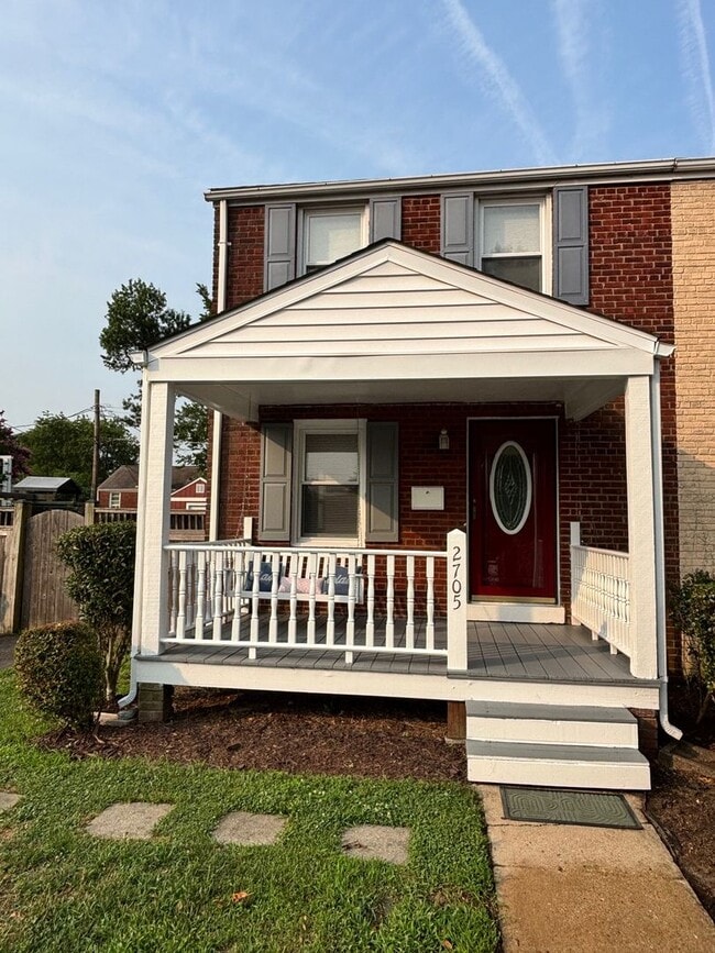 Building Photo - 2705 Fort Dr