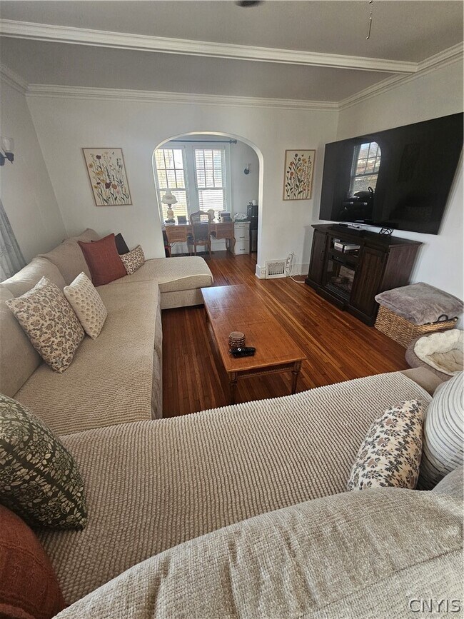 Building Photo - 204 S Broad St