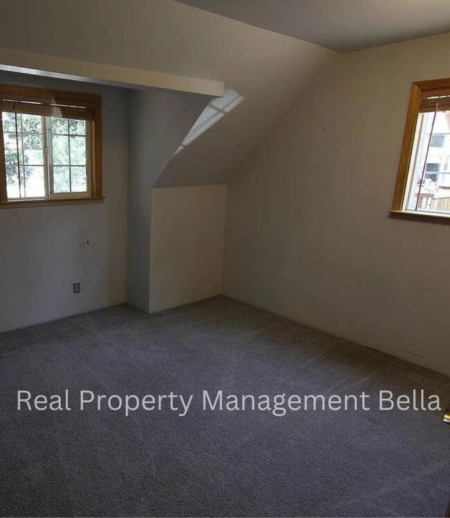 Building Photo - Charming property situated in the highly s...