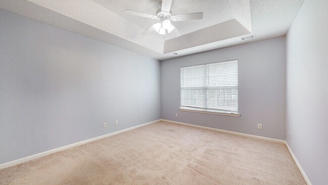 Building Photo - 4 Bedrooms, 2 Bathrooms in the Heart of Richmond Hill - Mulberry Subdivision