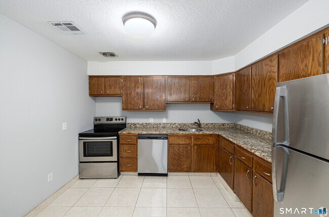 Building Photo - 25 Stanley St