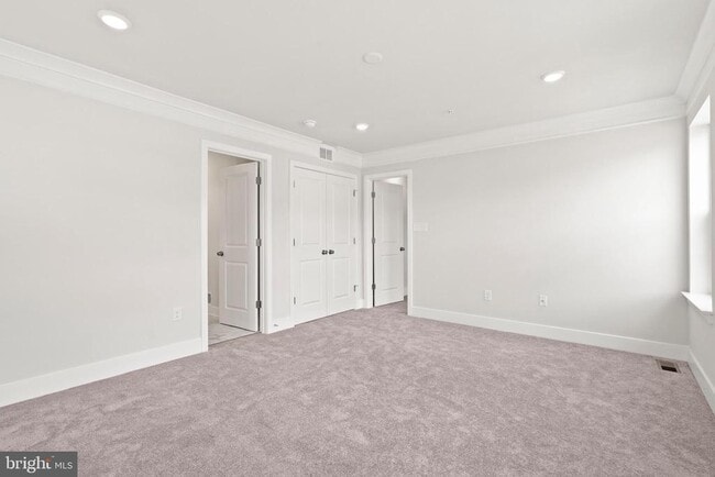 Building Photo - 7754 Meander Ct S