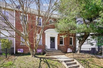 Building Photo - 3944 7th St NE