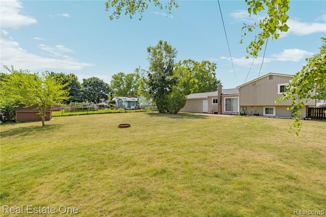 Building Photo - 348 Decca Dr