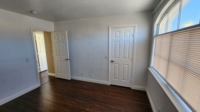 Building Photo - Stunning & REMODELED! 2-Story, 3Bedroom an...