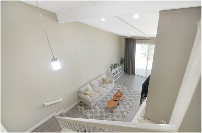 Building Photo - 2 Bedroom Condo In Malvern Creek!