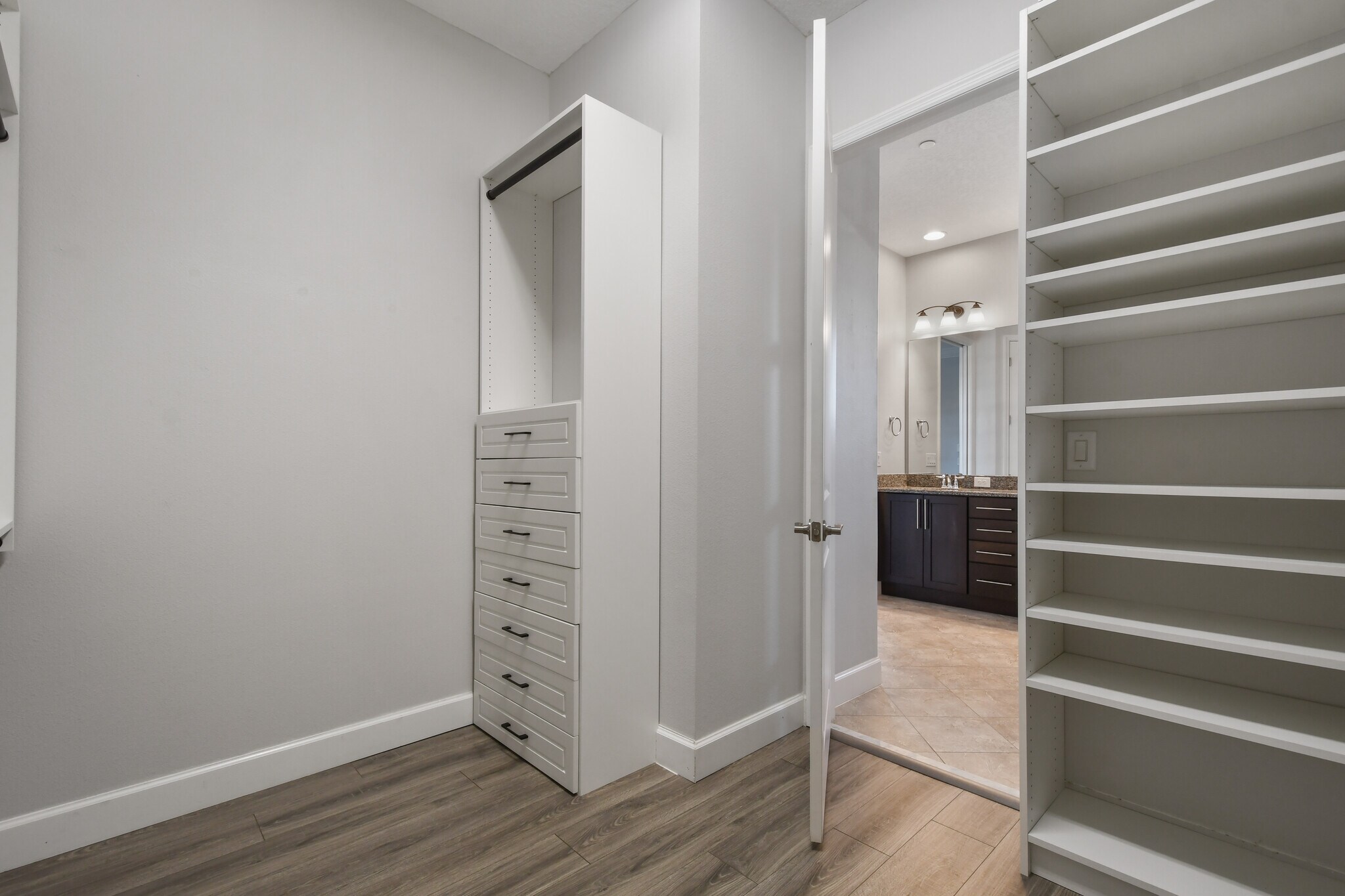 Building Photo - 13787 Benavente Ave
