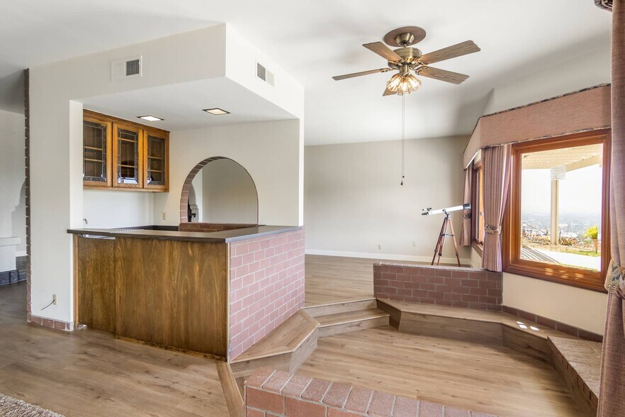 Wet Bar & Conversation Pit - 14676 Deervale Pl
