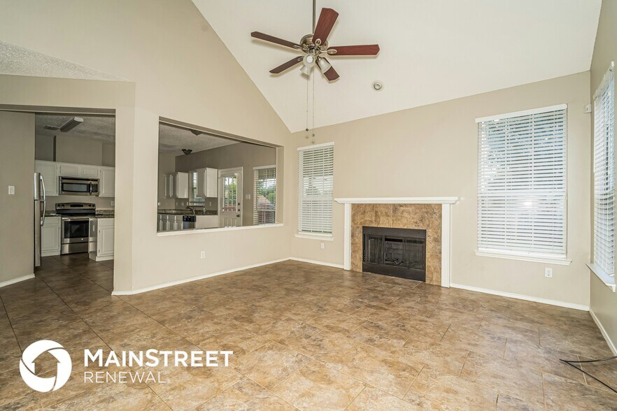 Building Photo - 7501 Meadow Creek Dr