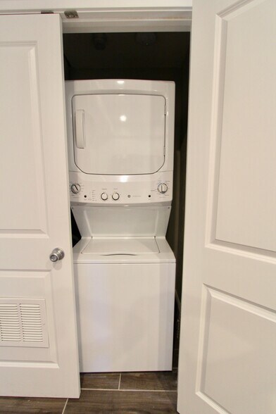 Building Photo - 9 Dehon St