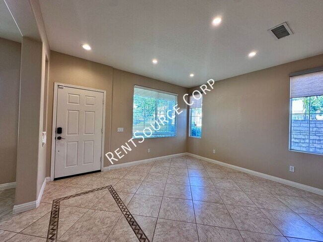 Building Photo - 5053 Woodbridge Ln