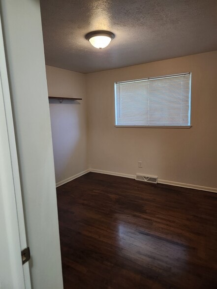 Building Photo - 4935 Chinook St