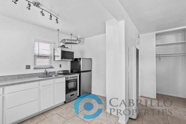 Building Photo - 2110 Bacon St