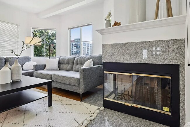 Building Photo - 28 Jennifer Pl