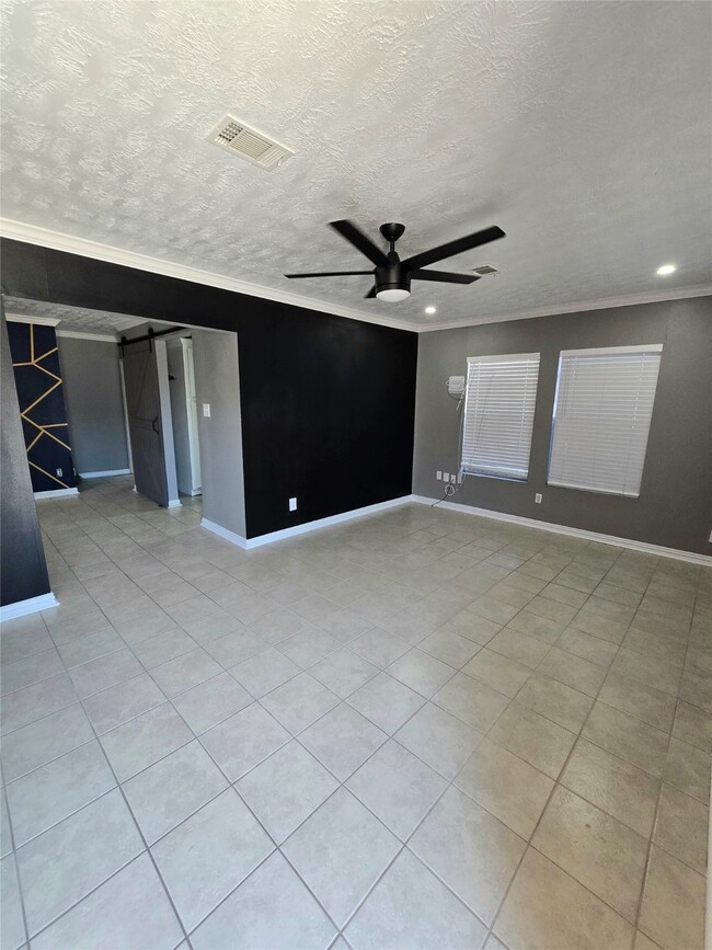 Building Photo - 616 Shaver St