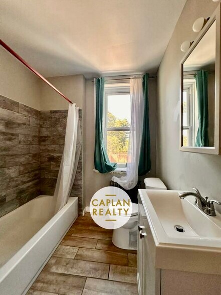 Building Photo - 94 Norton St