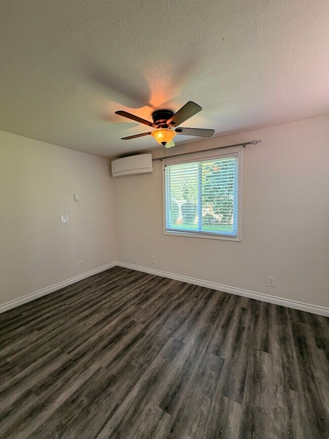 Building Photo - 4-Bedroom 4-Bathroom home with attached Studio apartment