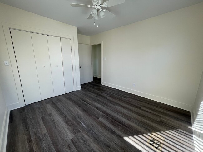 Building Photo - Gorgeous Old Metairie 2 Bed/1Bath Renovation, steps from Metairie Road! Parking spot included!