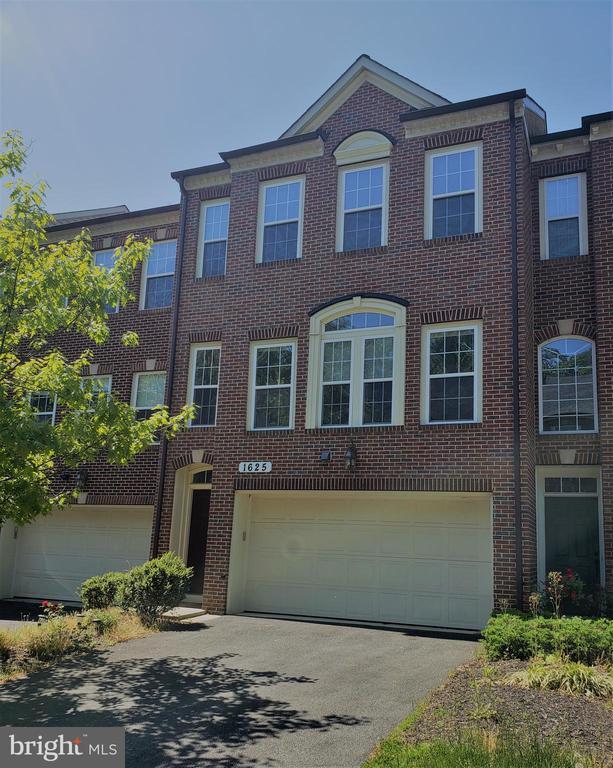 Building Photo - 1625 Whitehall Dr