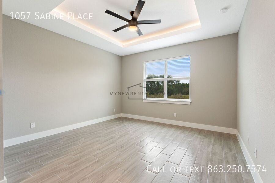 Building Photo - 1057 Sabine Pl