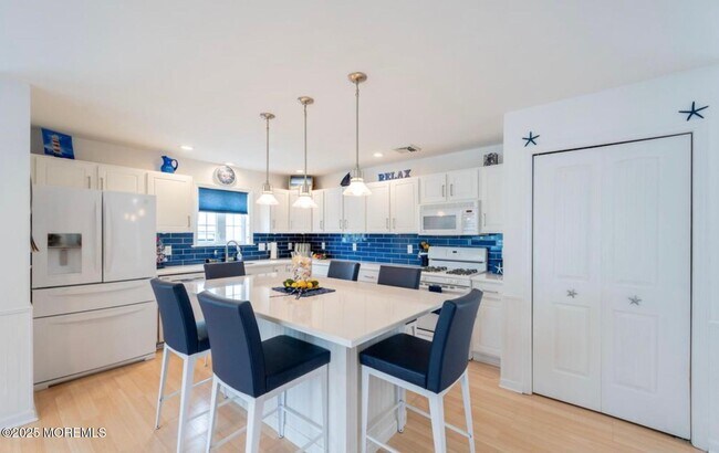 Building Photo - 136 Joseph St