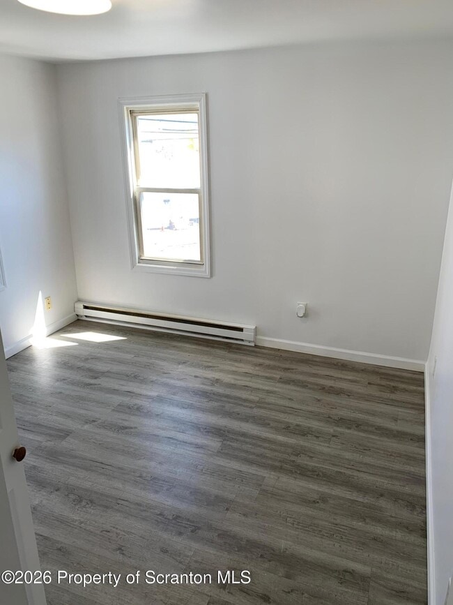 Building Photo - 404 Railroad Ave