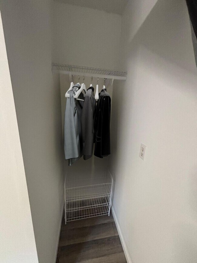 Building Photo - 2BR Condo – Close to UNCW, Wrightsville Be...