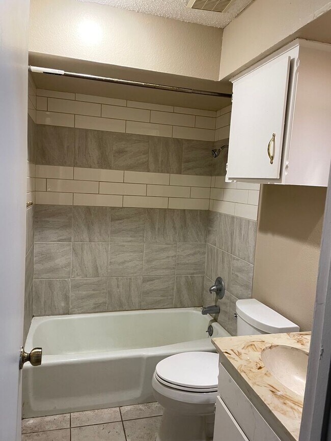 Building Photo - 7409 Waco Ave