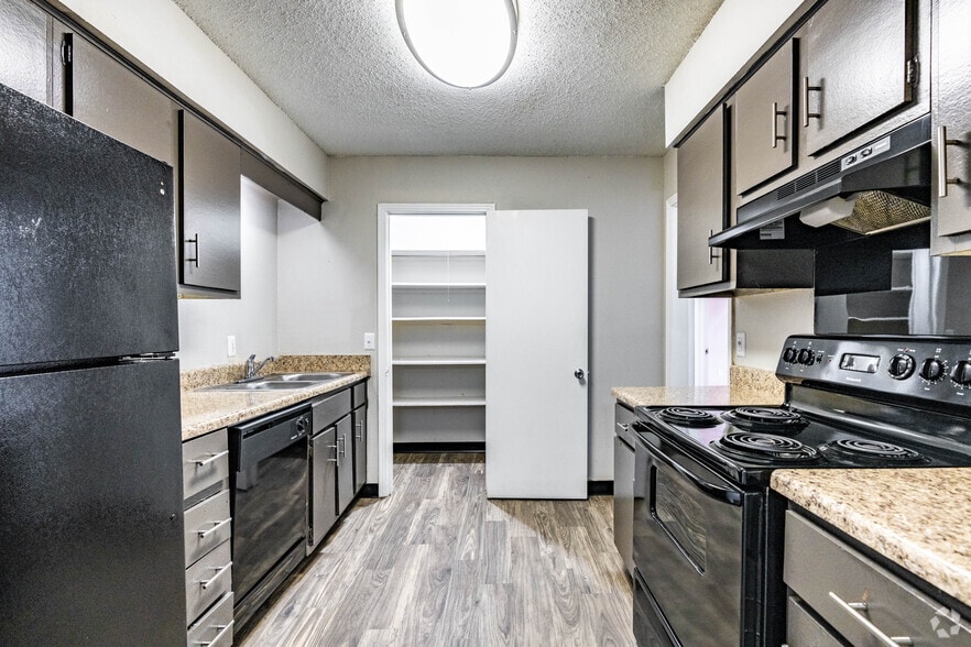 Primary Photo - Dominion House