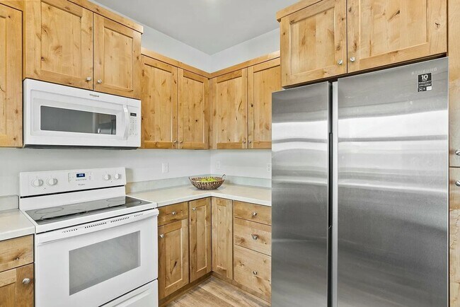 Building Photo - Charming 3-Bedroom, 2-Bathroom Home in Huntington Meadows