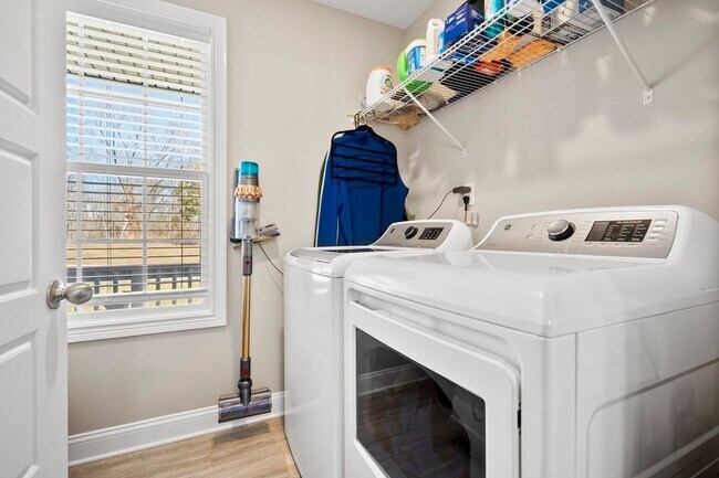 Building Photo - 2474 Shadowood Rd