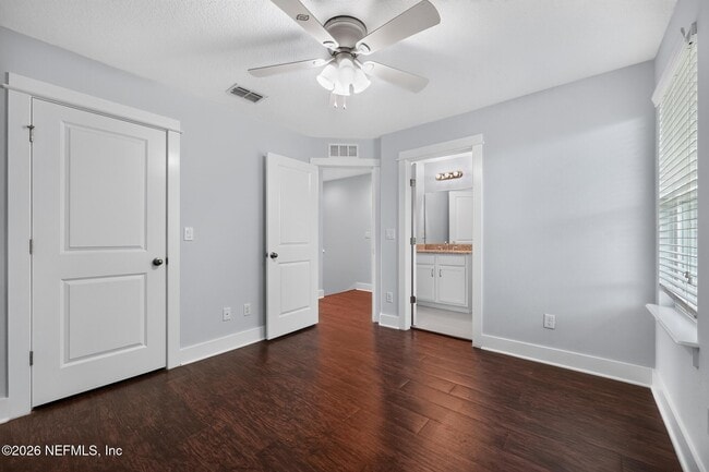 Building Photo - 843 3rd Ave S