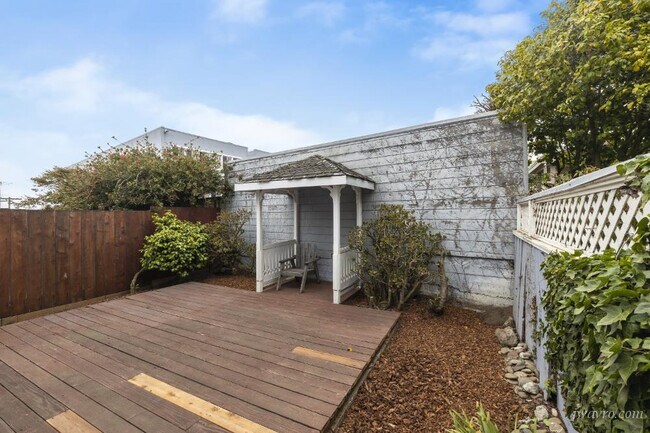 Building Photo - 467 40th Ave