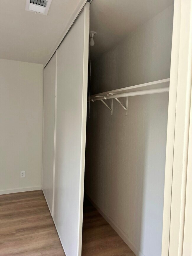 Building Photo - 3919 Buena Vista St