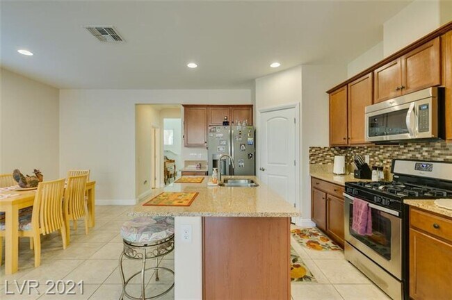 Building Photo - Mountains Edge 4 Bedroom!