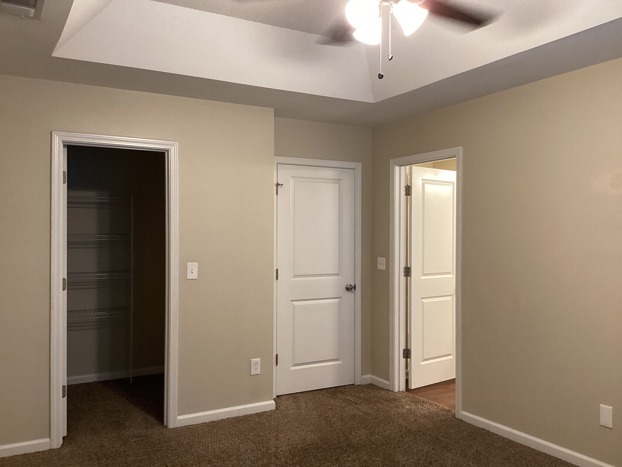 Building Photo - 708 Canyon Dr
